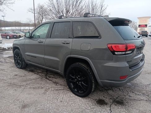 Used 2021 Jeep Grand Cherokee Laredo X image 8