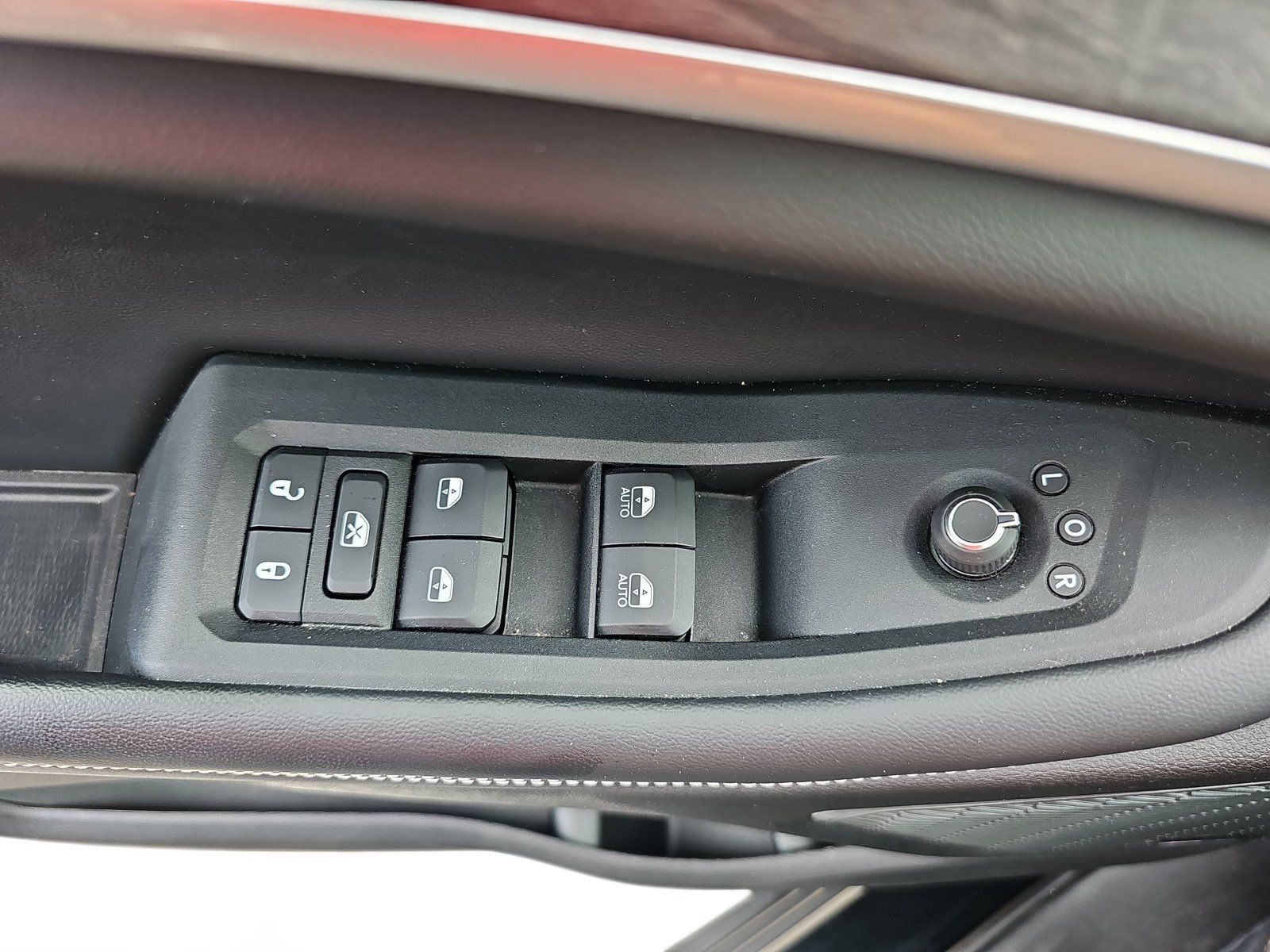 Used 2022 Jeep Grand Cherokee L Limited w/ Luxury Tech Group II AWD/4WD image 24