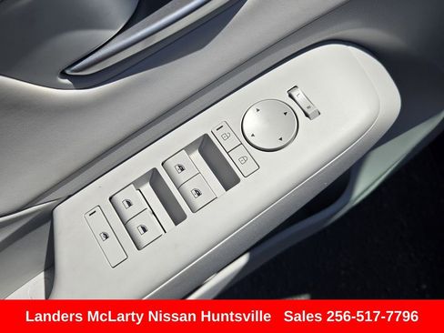 Used 2025 Hyundai Kona Limited image 25