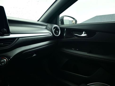 Used 2023 Kia Forte GT-Line w/ GT-Line Premium Package image 24