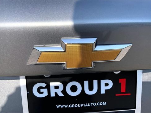 Used 2025 Chevrolet Trax LT FWD image 31