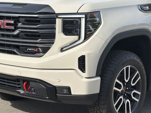 Used 2026 GMC Sierra 1500 AT4 w/ AT4 Premium Package AWD/4WD image 8