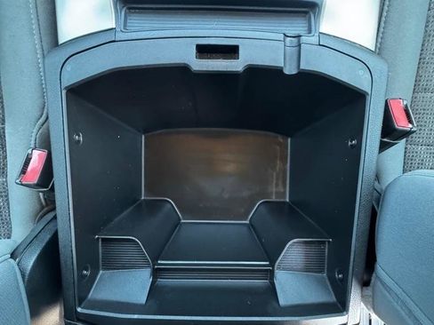 Used 2018 RAM 1500 SLT image 25