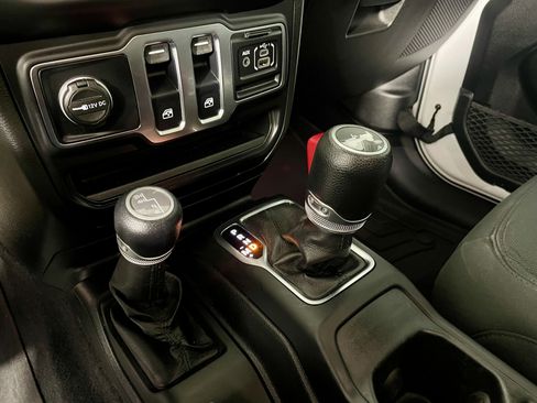 Used 2021 Jeep Wrangler Sport S image 18