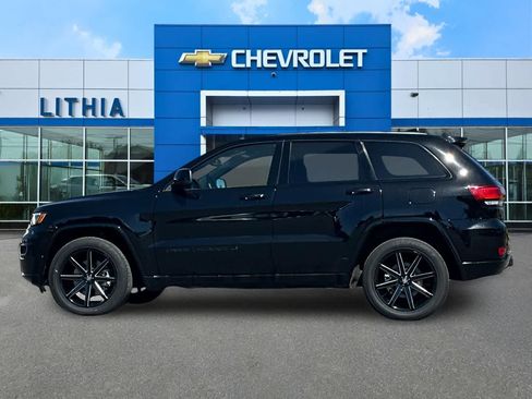 Used 2022 Jeep Grand Cherokee Laredo X AWD/4WD image 5