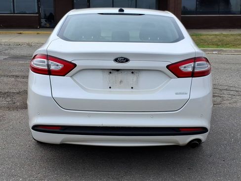 Used 2013 Ford Fusion SE FWD image 4