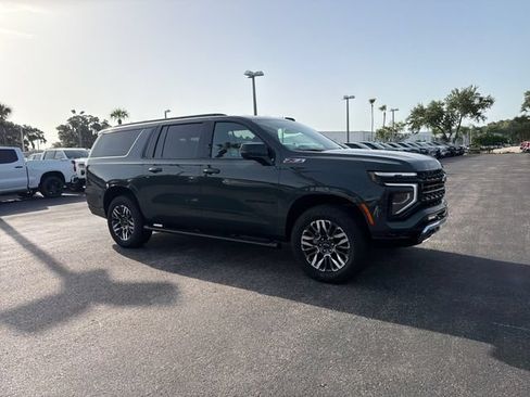 New 2026 Chevrolet Suburban Z71 w/ Comfort Package AWD/4WD image 17