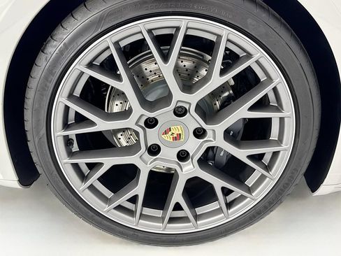Certified 2026 Porsche 911 Carrera RWD image 31