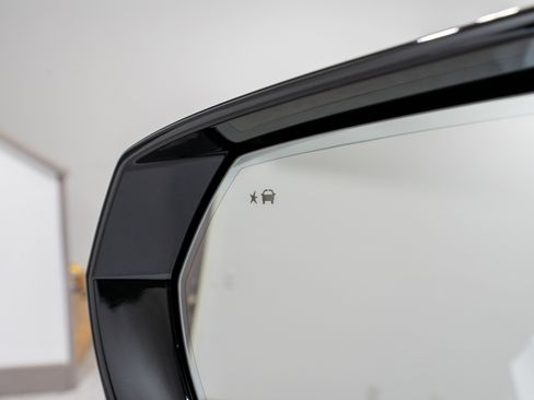 Used 2025 GMC Yukon AT4 w/ Premium Trailering Package image 14