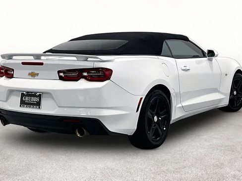 Used 2022 Chevrolet Camaro LT RWD image 2