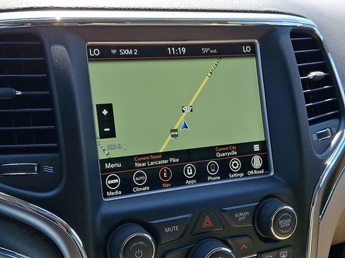 Used 2018 Jeep Grand Cherokee Limited AWD/4WD image 19