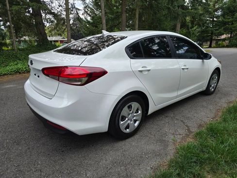 Used 2017 Kia Forte LX image 5
