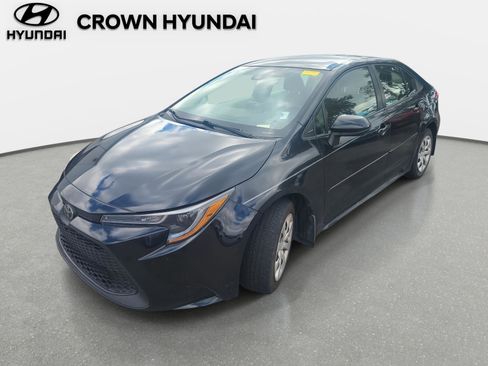 Used 2021 Toyota Corolla LE image 1