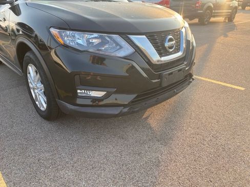 Used 2017 Nissan Rogue SV FWD image 4