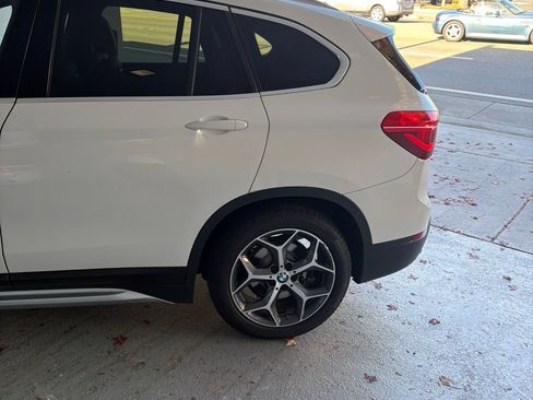 Used 2019 BMW X1 xDrive28i w/ Convenience Package AWD/4WD image 12