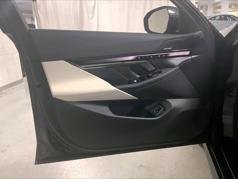 New 2026 BMW 540i xDrive w/ M Sport Package AWD/4WD image 10