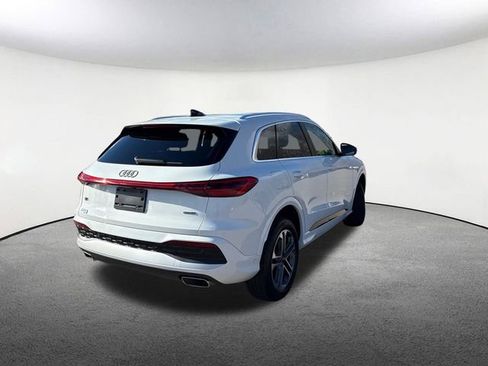 Used 2025 Audi Q5 2.0T Premium image 14