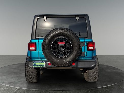 Used 2019 Jeep Wrangler Unlimited Sahara AWD/4WD image 8