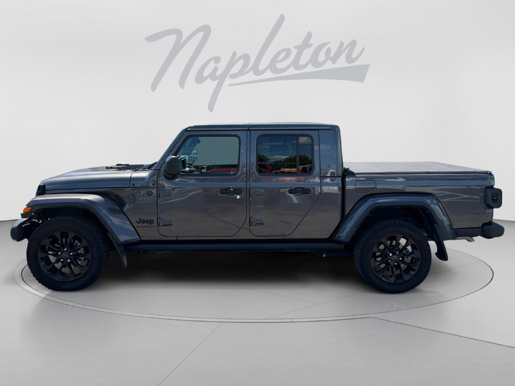 Used 2024 Jeep Gladiator Sport AWD/4WD image 2
