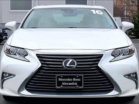 Used 2016 Lexus ES 350 350 w/ Luxury Package w/Wood Trim image 2