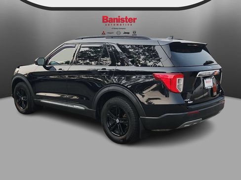 Used 2021 Ford Explorer XLT w/ Equipment Group 202A AWD/4WD image 6