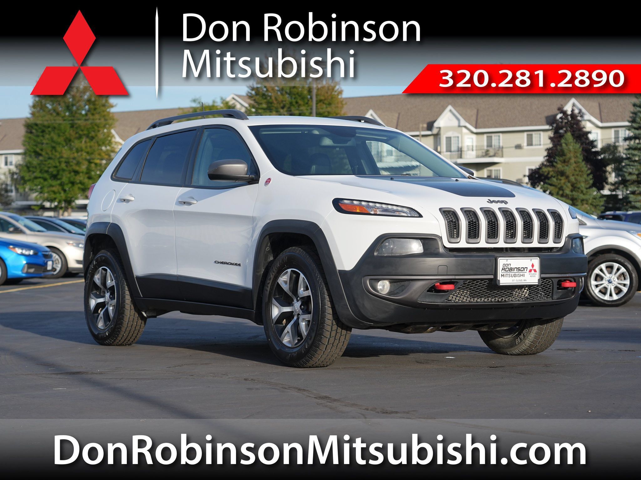 Used 2017 Jeep Cherokee Trailhawk AWD/4WD image 1