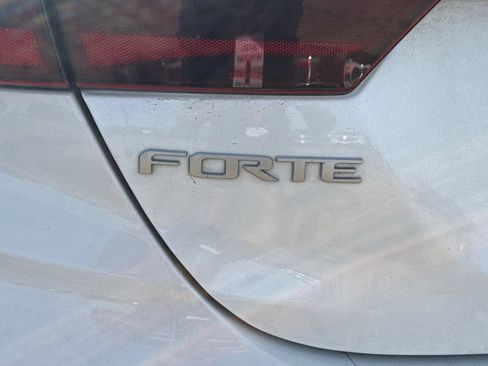 Used 2024 Kia Forte LXS FWD image 6