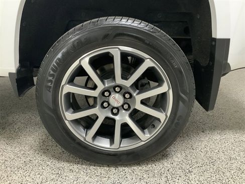 Used 2021 GMC Canyon Denali image 12