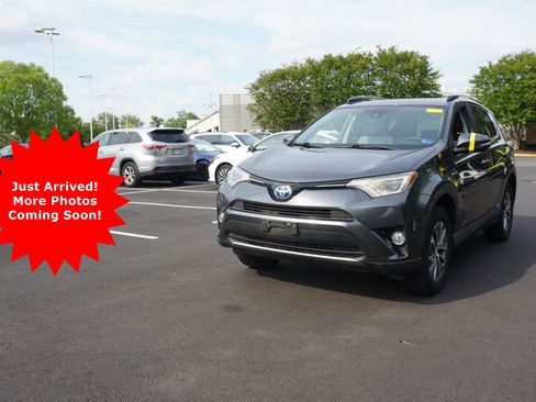 Used 2017 Toyota RAV4 XLE w/ Carpet Mat Package AWD/4WD image 1