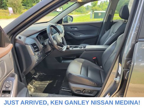Certified 2023 Nissan Rogue SV w/ SV Premium B Package AWD/4WD image 14