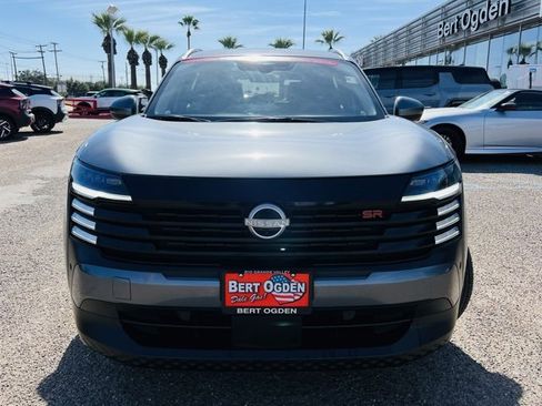 Certified 2025 Nissan Kicks SR image 2