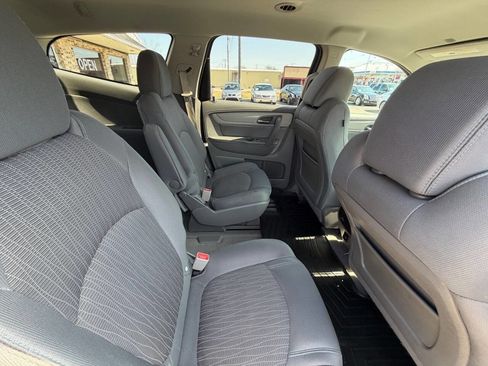 Used 2017 Chevrolet Traverse LT image 14