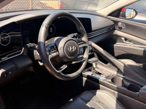 Used 2024 Hyundai Elantra Limited FWD image 5