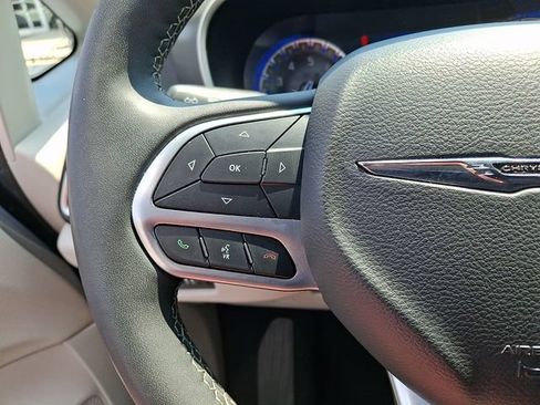 Used 2024 Chrysler Pacifica Touring-L FWD image 20