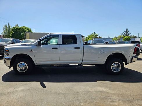 New 2026 RAM 3500 Tradesman AWD/4WD image 4