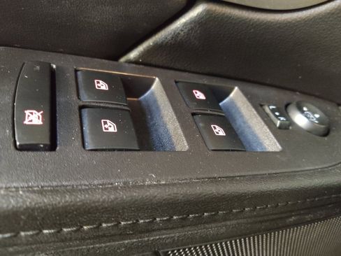 Used 2017 GMC Terrain SLE image 27