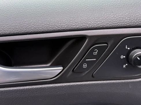 Used 2016 Volkswagen Jetta S FWD image 23