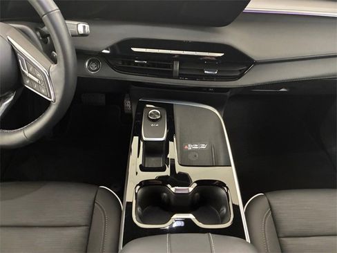 Certified 2025 Buick Enclave Sport Touring image 21