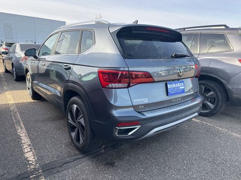 Certified 2024 Volkswagen Taos SE w/ Panoramic Sunroof Package image 4