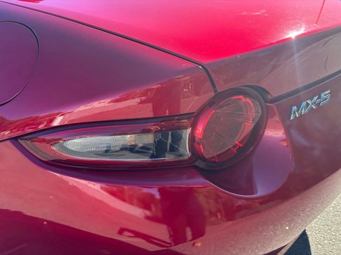 Used 2016 MAZDA MX-5 Miata Sport image 16