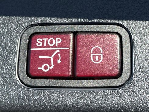 Certified 2024 Mercedes-Benz GLB 250 image 11