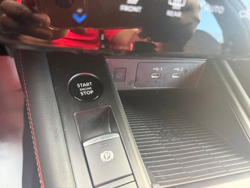 Used 2025 Nissan Kicks SR image 24