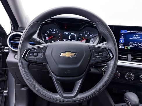 Used 2024 Chevrolet Trax LS w/ Driver Confidence Package FWD image 23