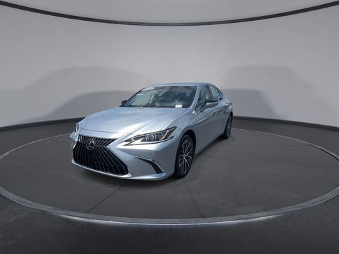 Used 2025 Lexus ES 350 w/ Premium Package FWD image 4