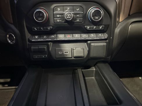 Used 2023 Chevrolet Silverado 2500 High Country w/ Z71 Off-Road Package image 21