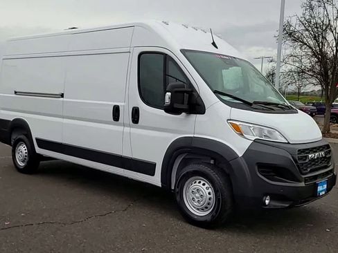 New 2026 RAM ProMaster 2500 w/ Premium Convenience Group image 2