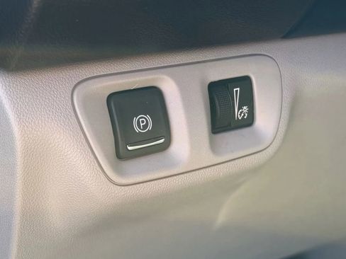 Used 2019 GMC Acadia SLT image 32