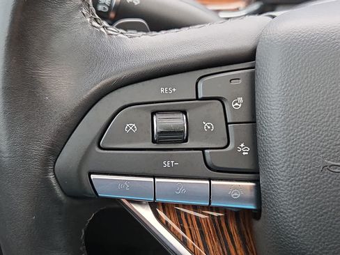 Used 2024 Cadillac Escalade Premium Luxury RWD image 23