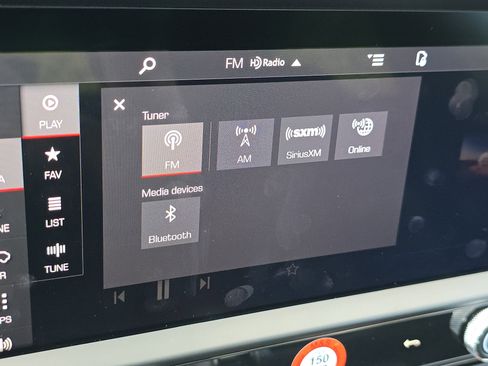 Certified 2025 Porsche Macan image 24