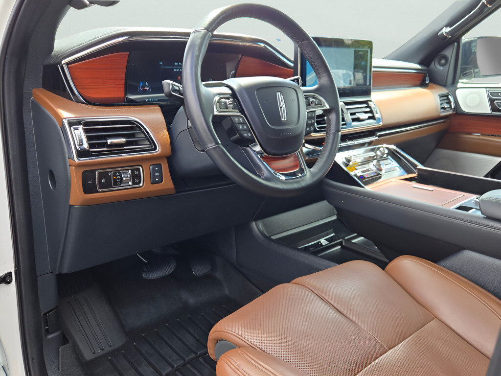 Used 2024 Lincoln Navigator Reserve AWD/4WD image 29